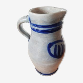 Pitcher 2 L in grey and blue sandstone