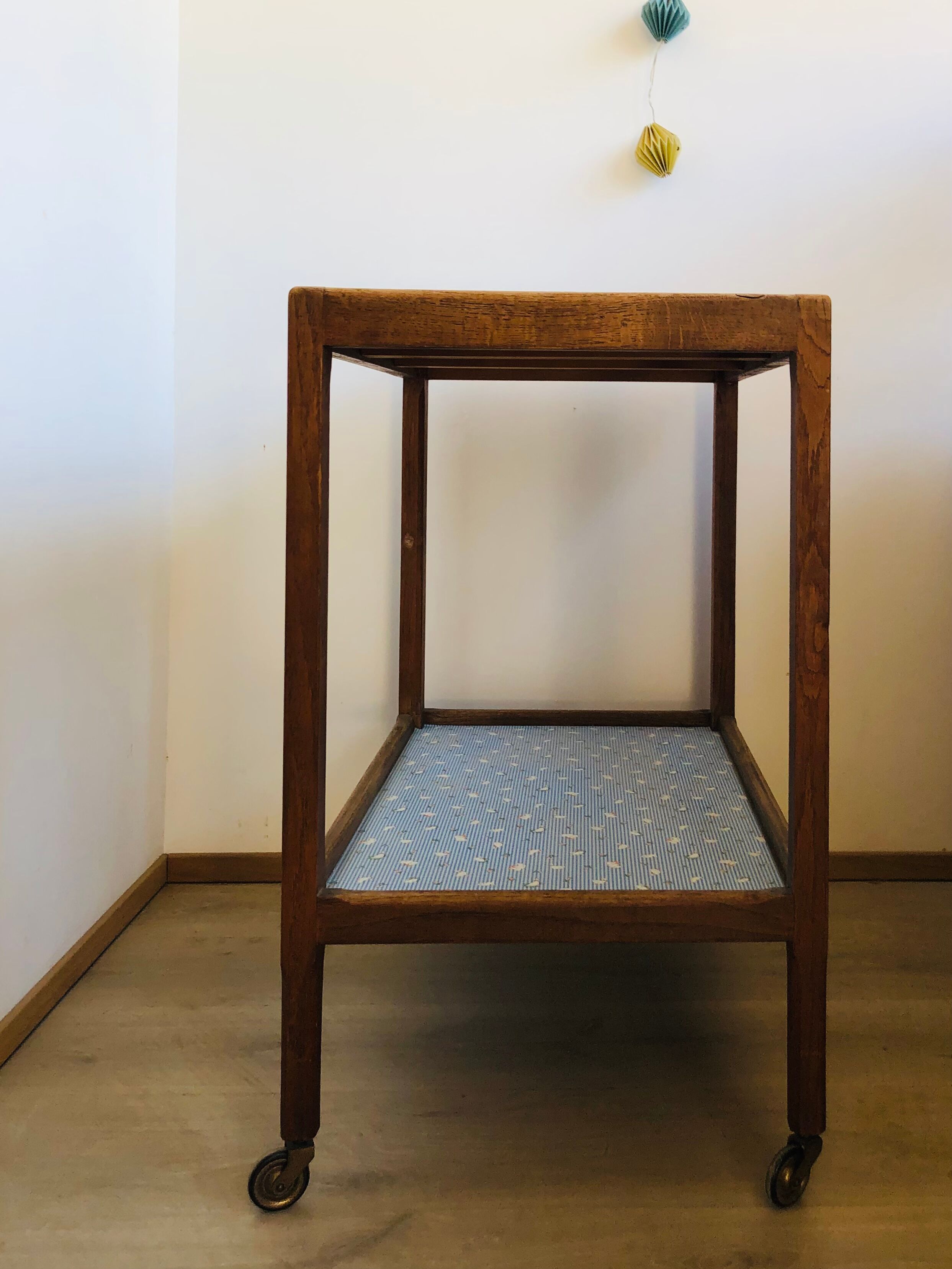 Rolling service 50s/60s in oak and bluish vinelia