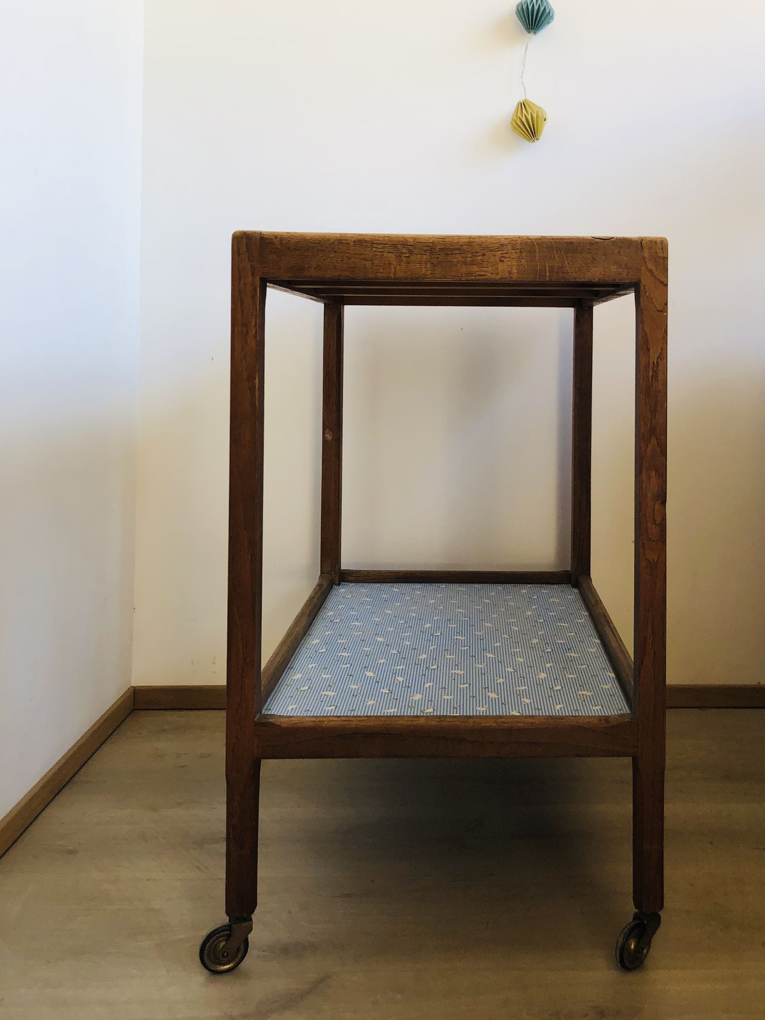 Rolling service 50s/60s in oak and bluish vinelia
