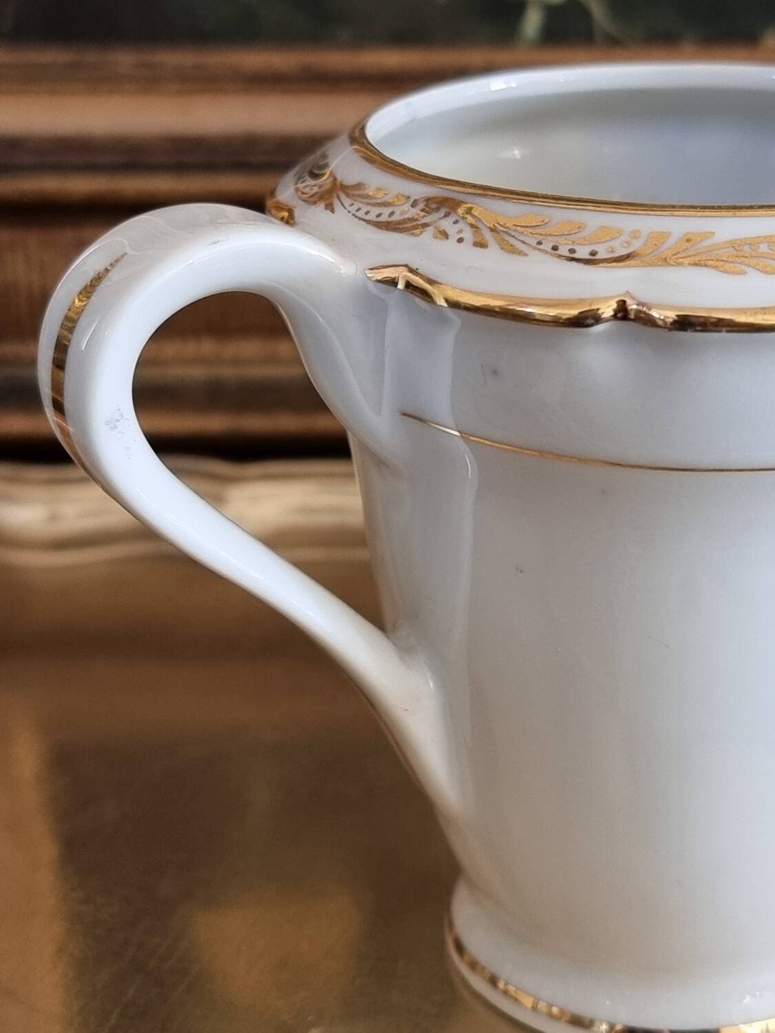 Coffee/tea pot, milk jug and sugar bowl