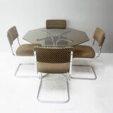 Table à manger en verre  à avec chaises à manger des années 1970