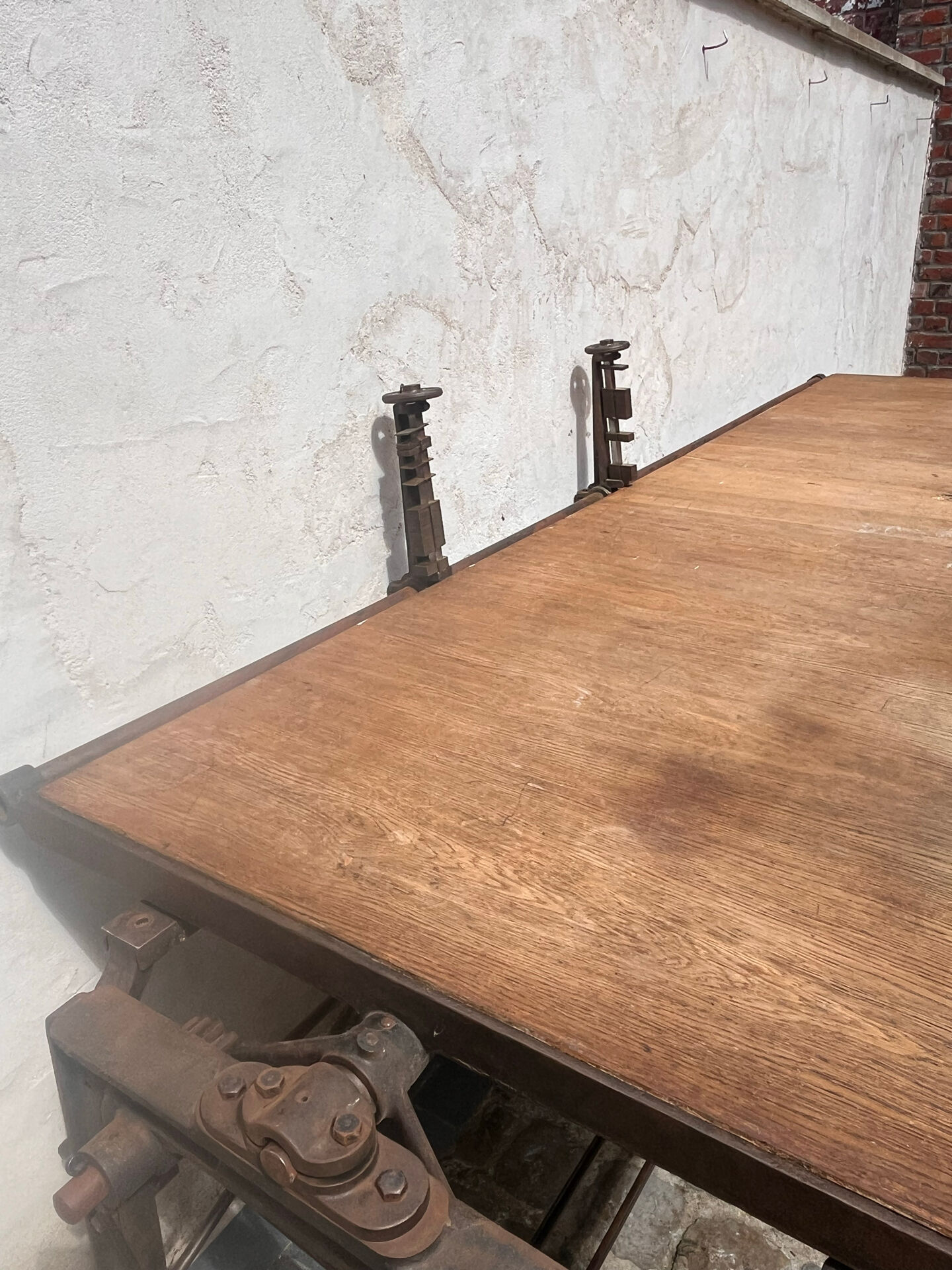 Workstation table