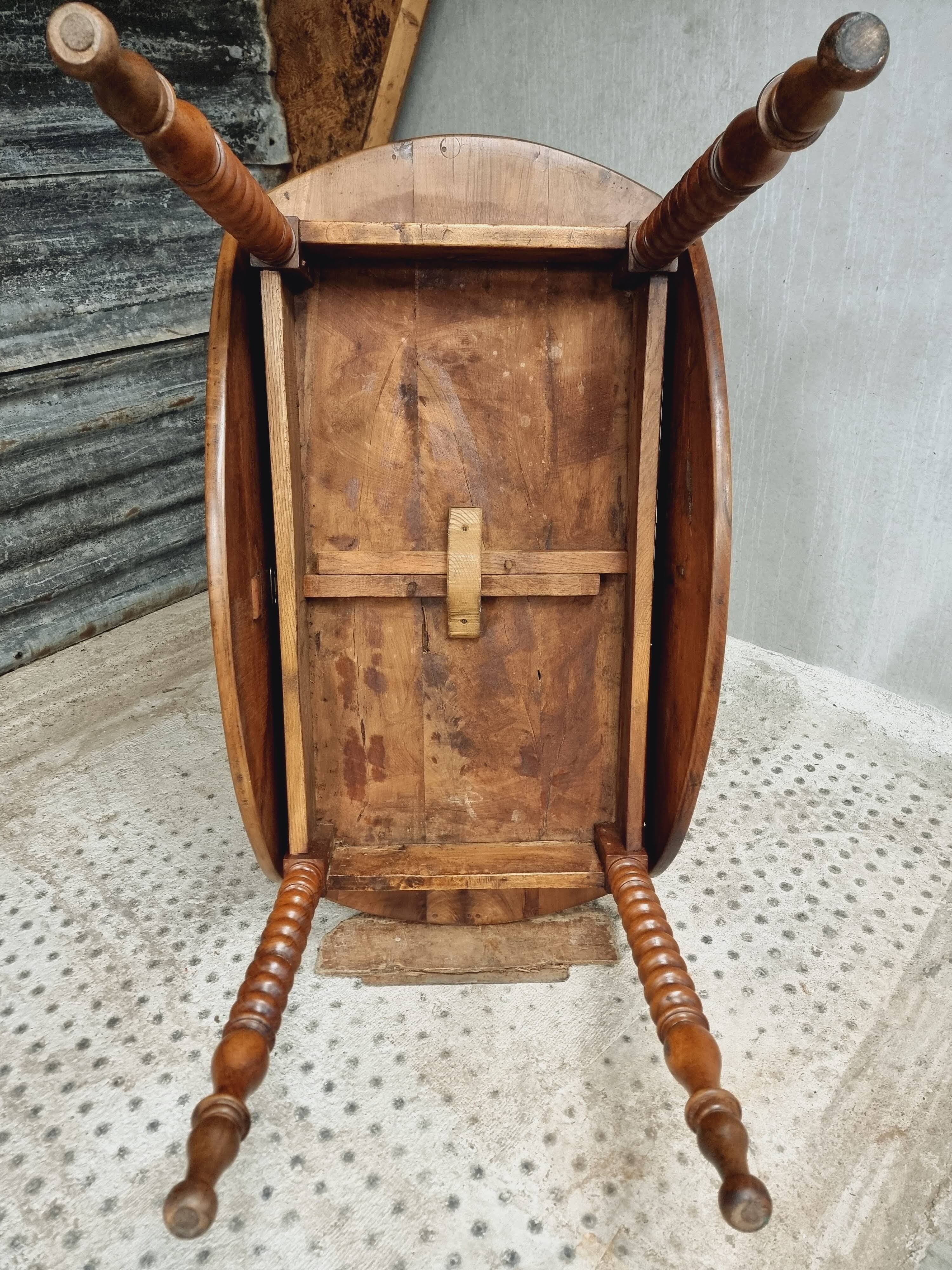 Antique round table drop-leaf table 125 cm walnut