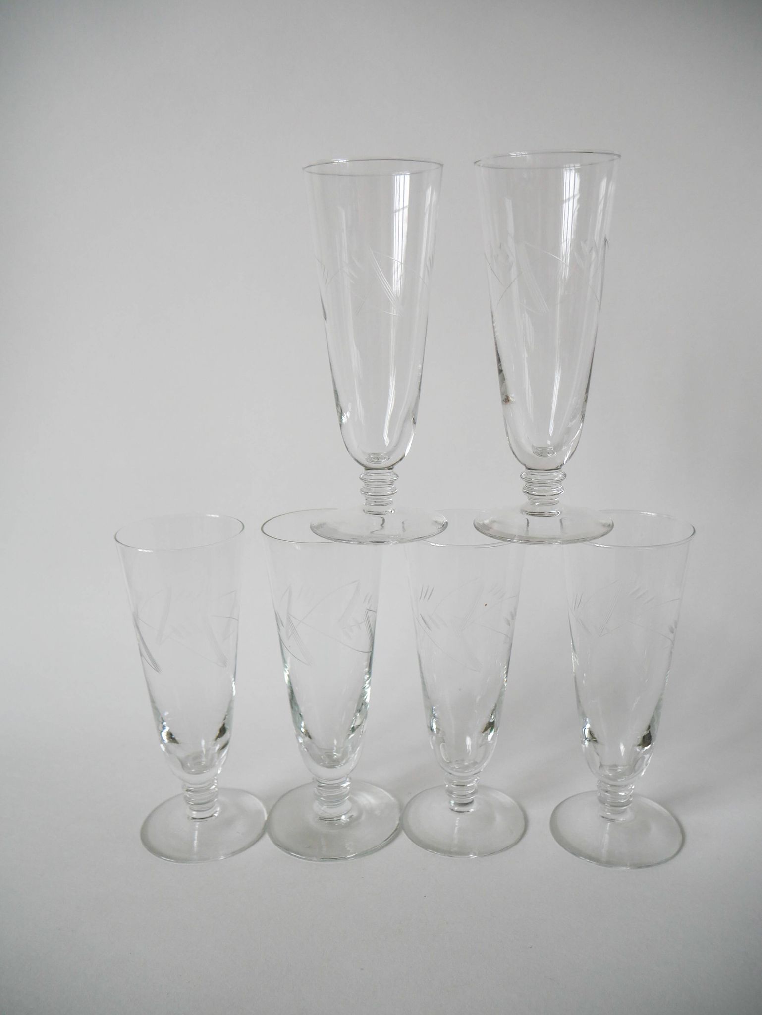 Set of 6 champagne flutes engraved 1960