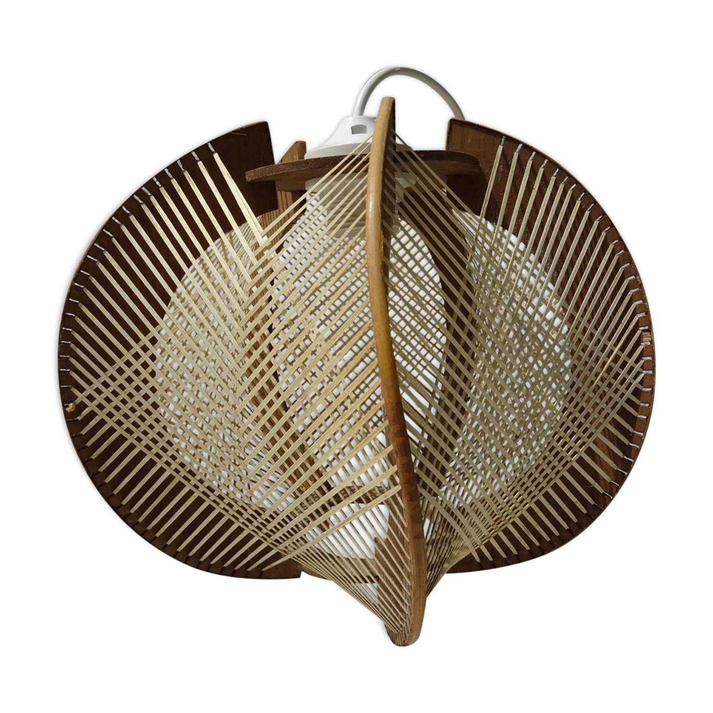 Scandinavian hanging lamp wire and wood