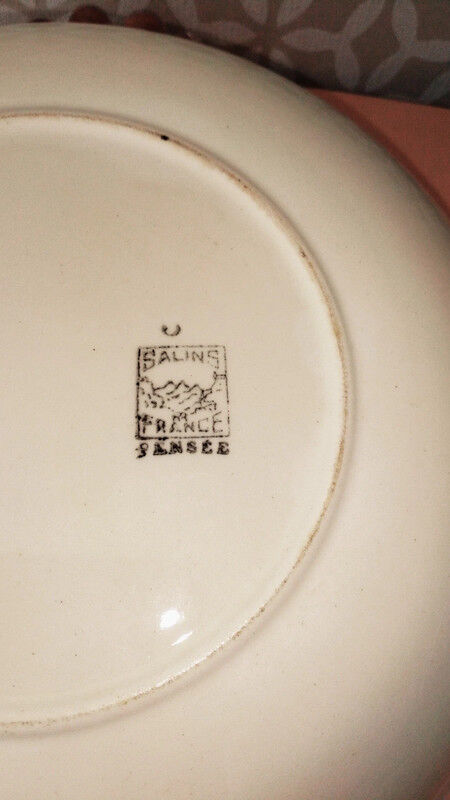 Hollow dish Faience of Salins Thought
