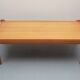 Table basse des années 1970 en chêne clair