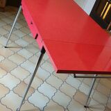 Extendable red formica table