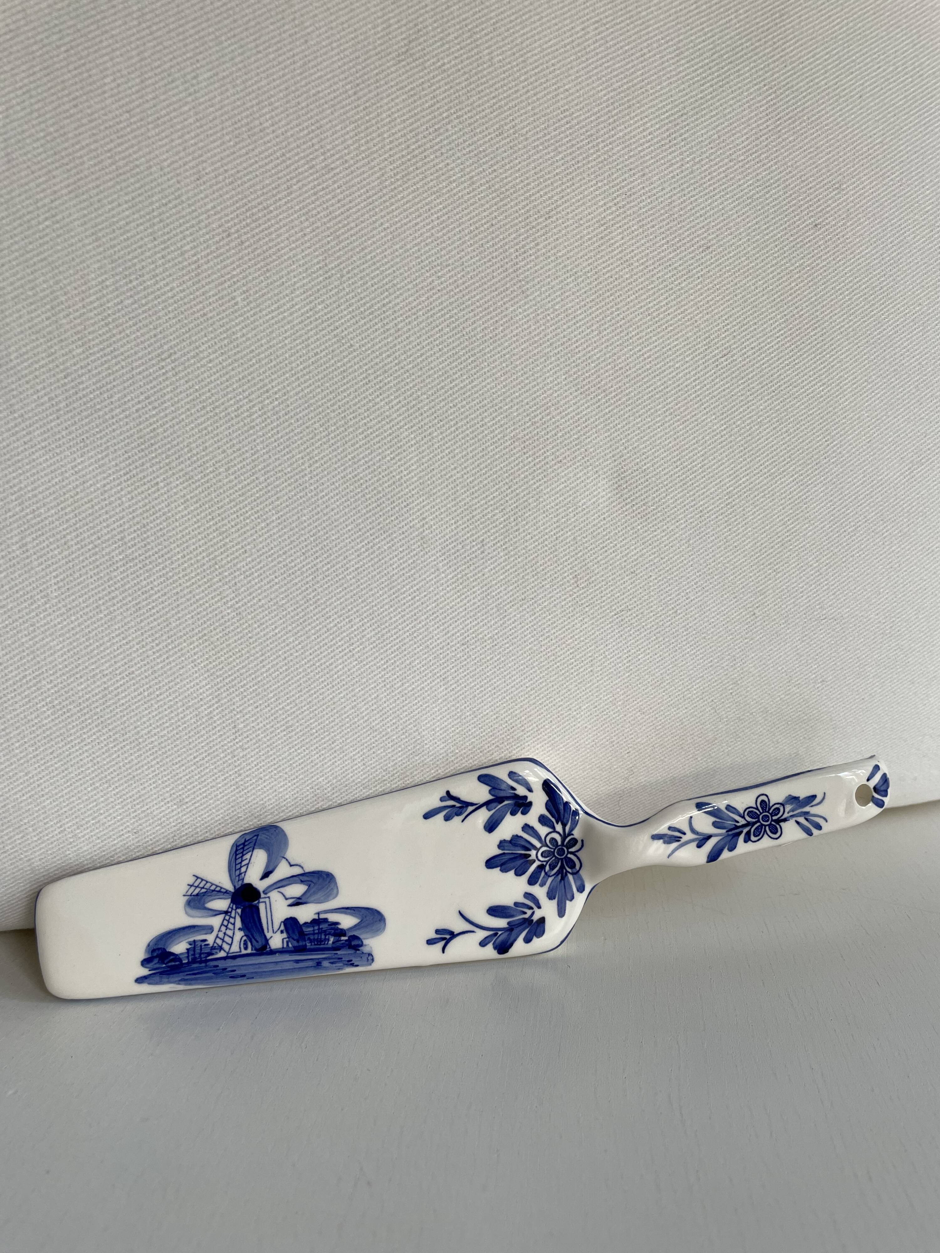 Pelle à tarte peinte à la main de Delft vintage