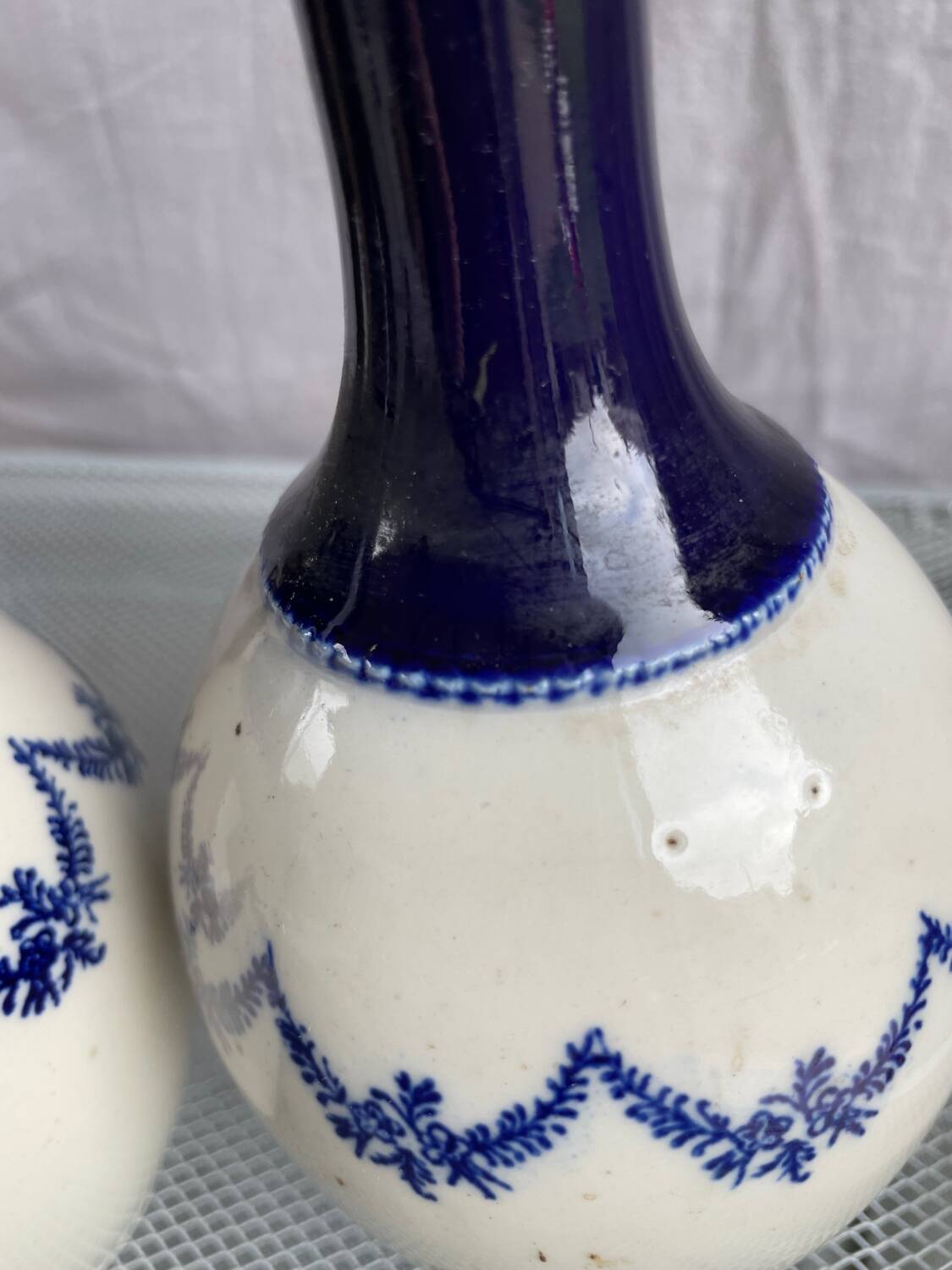 2 st Uzes tarre steel ewers