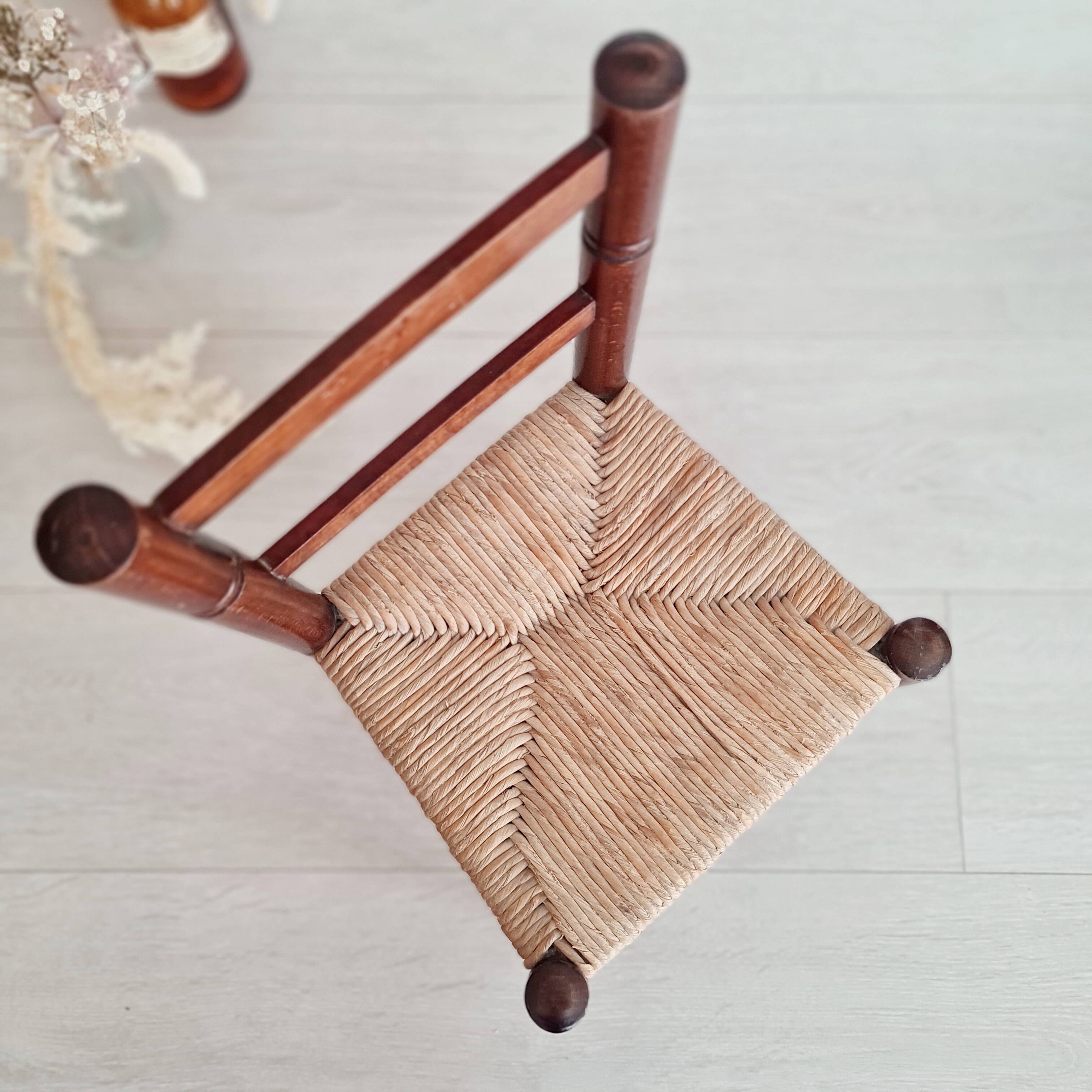 Mini wooden and straw chair - brutalist look