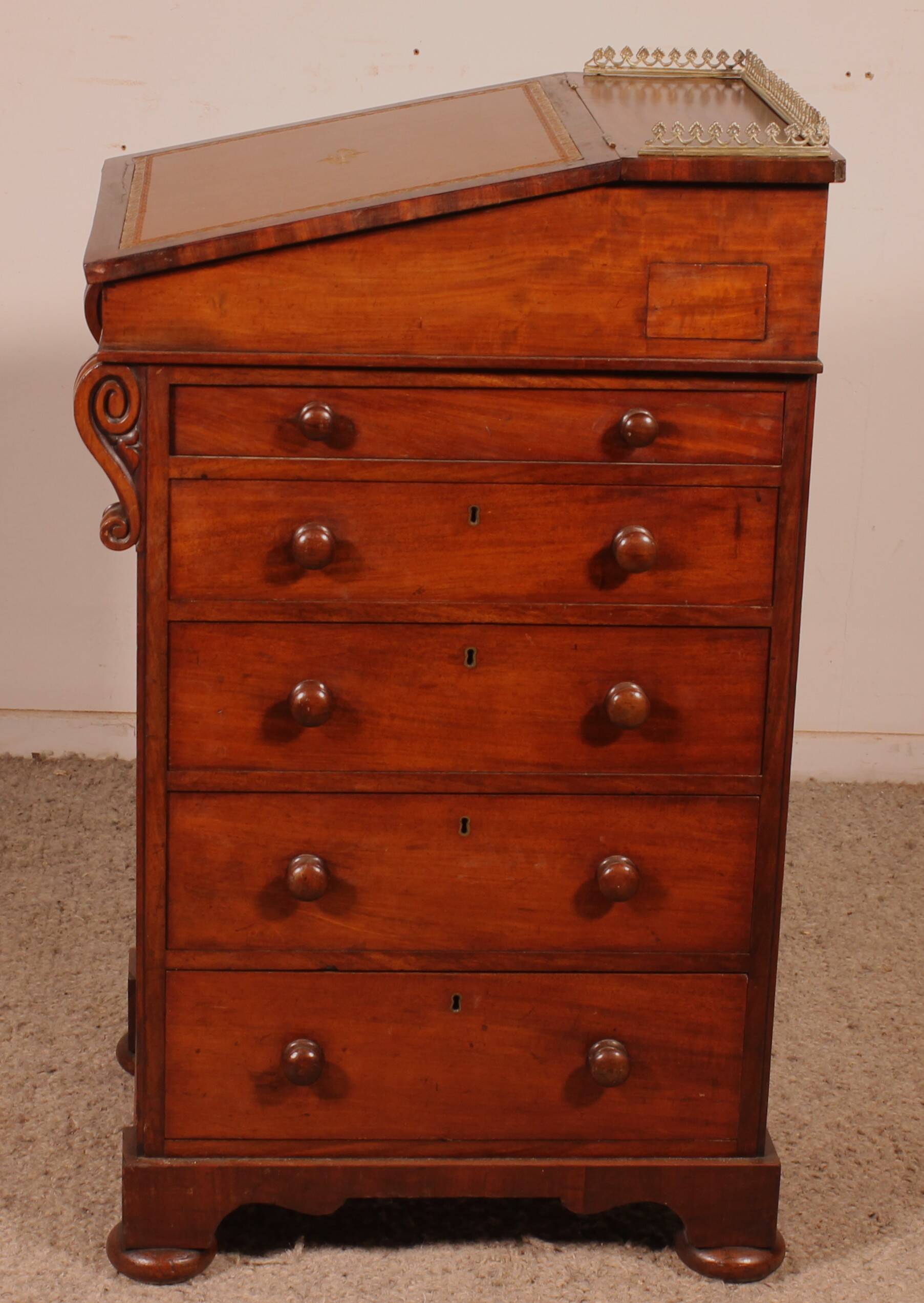 Regency period mahogany Davenport circa 1810 with mechanism