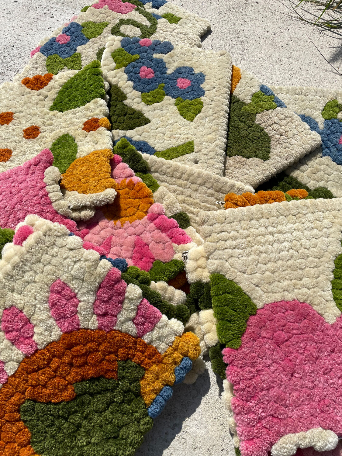 80s floral rug handmade tapitouf in pieces