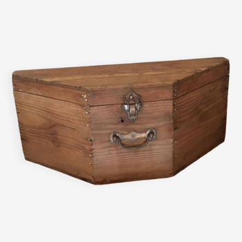 Old wooden box from the end of the 19th century originally containing a bicorne or tricorne