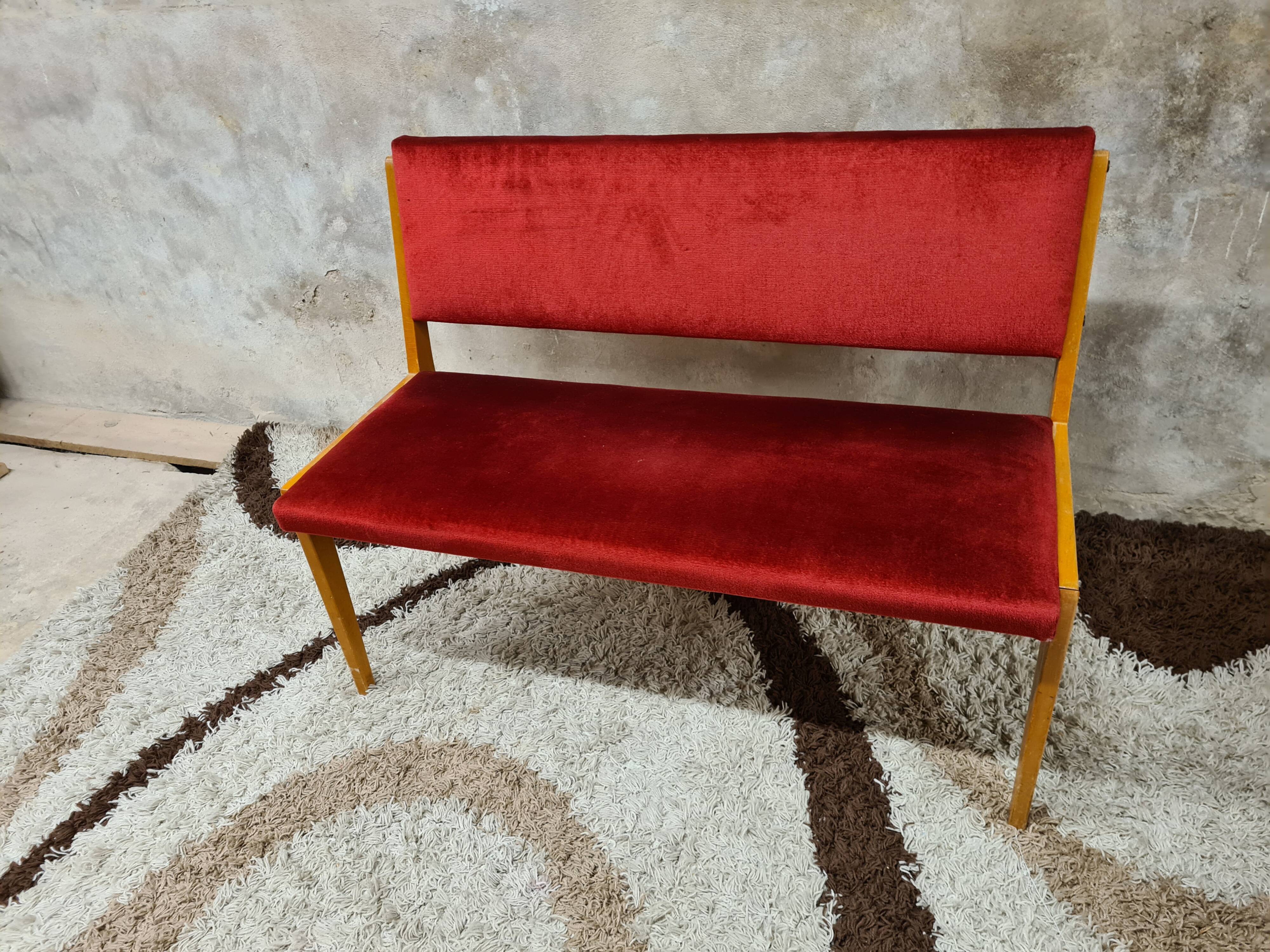 Two-seater red velvet bench 1970 vintage