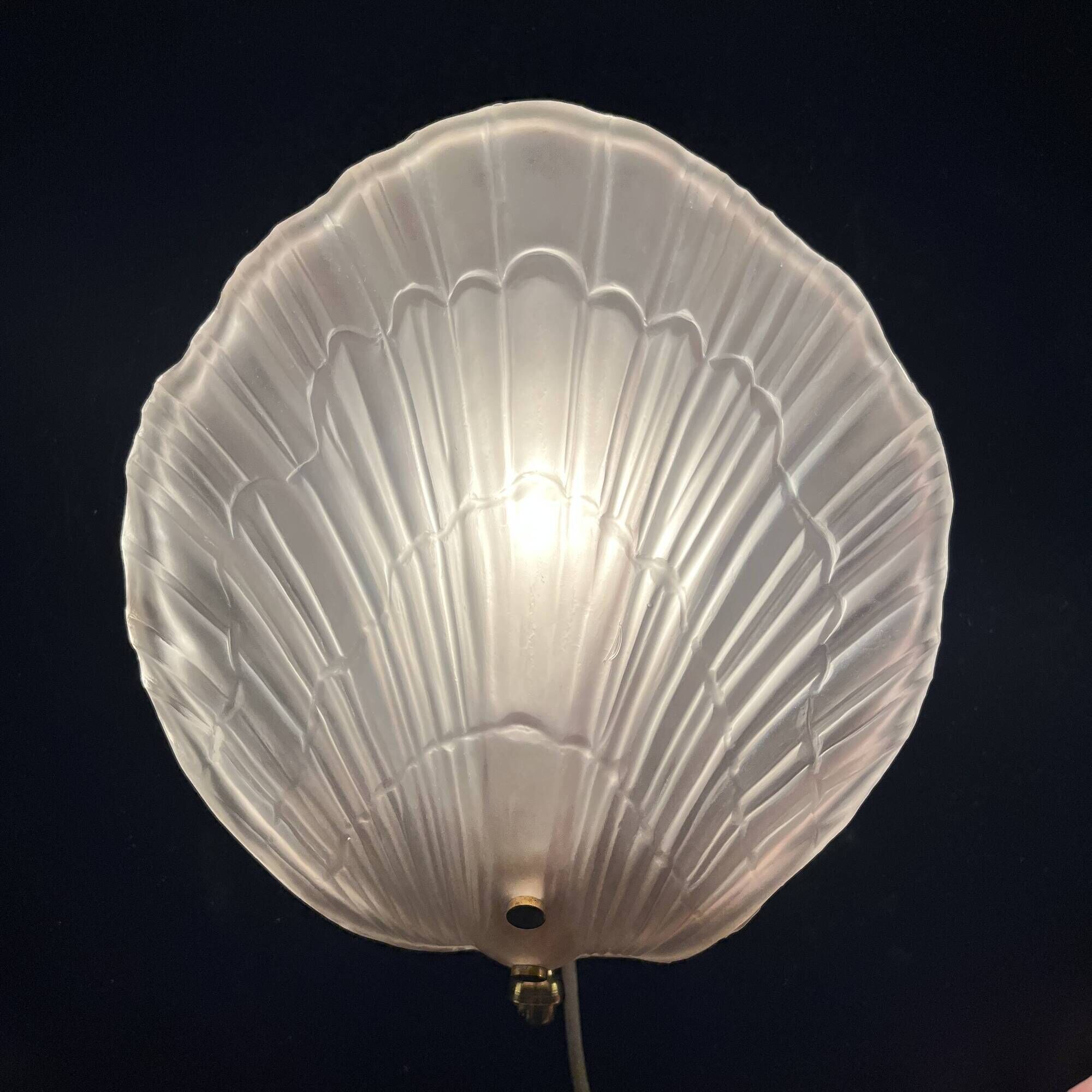 Vintage shell wall light in pink pressed glass and gold steel