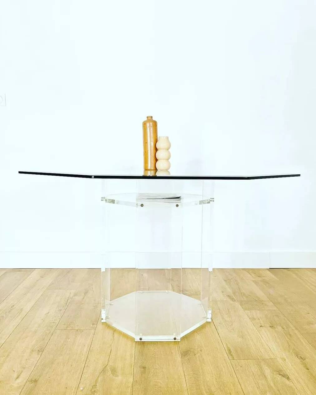octagonal glass table