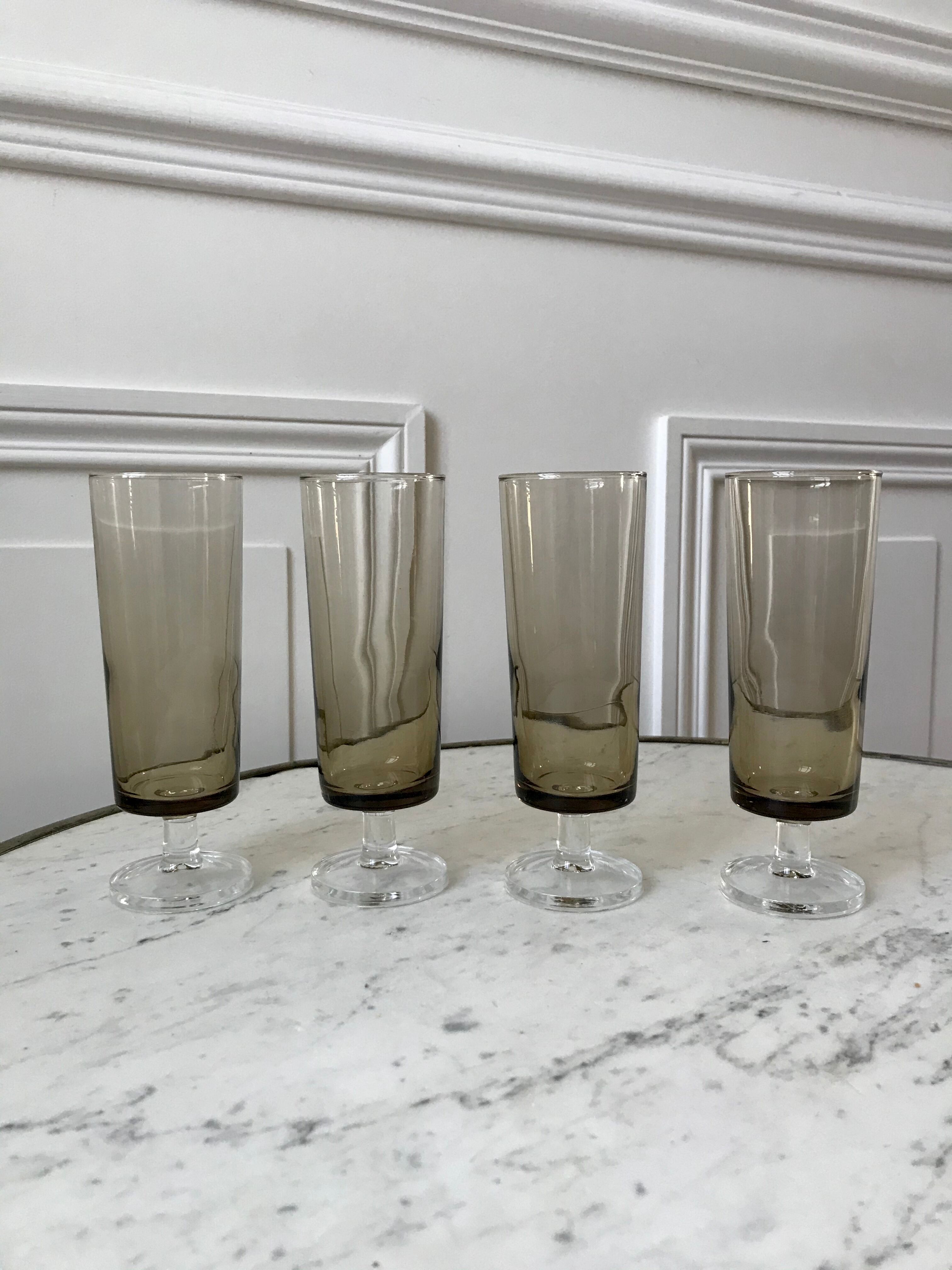 Set of 4 champagne flutes in smoked glass 70s