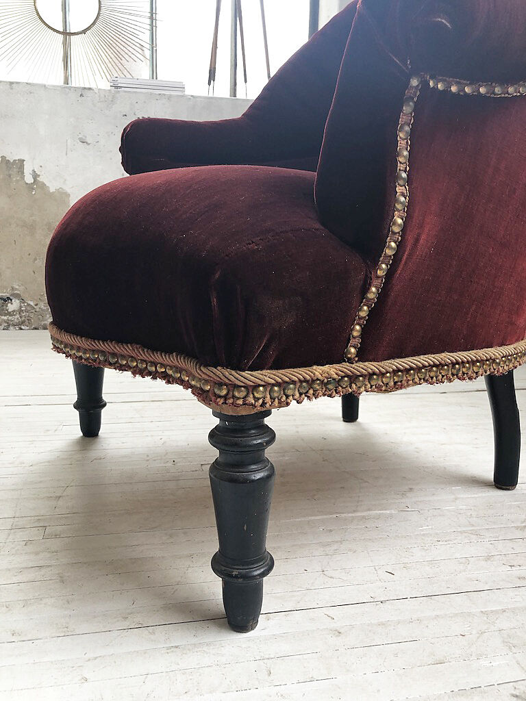 Napoleon III burgundy velvet armchair