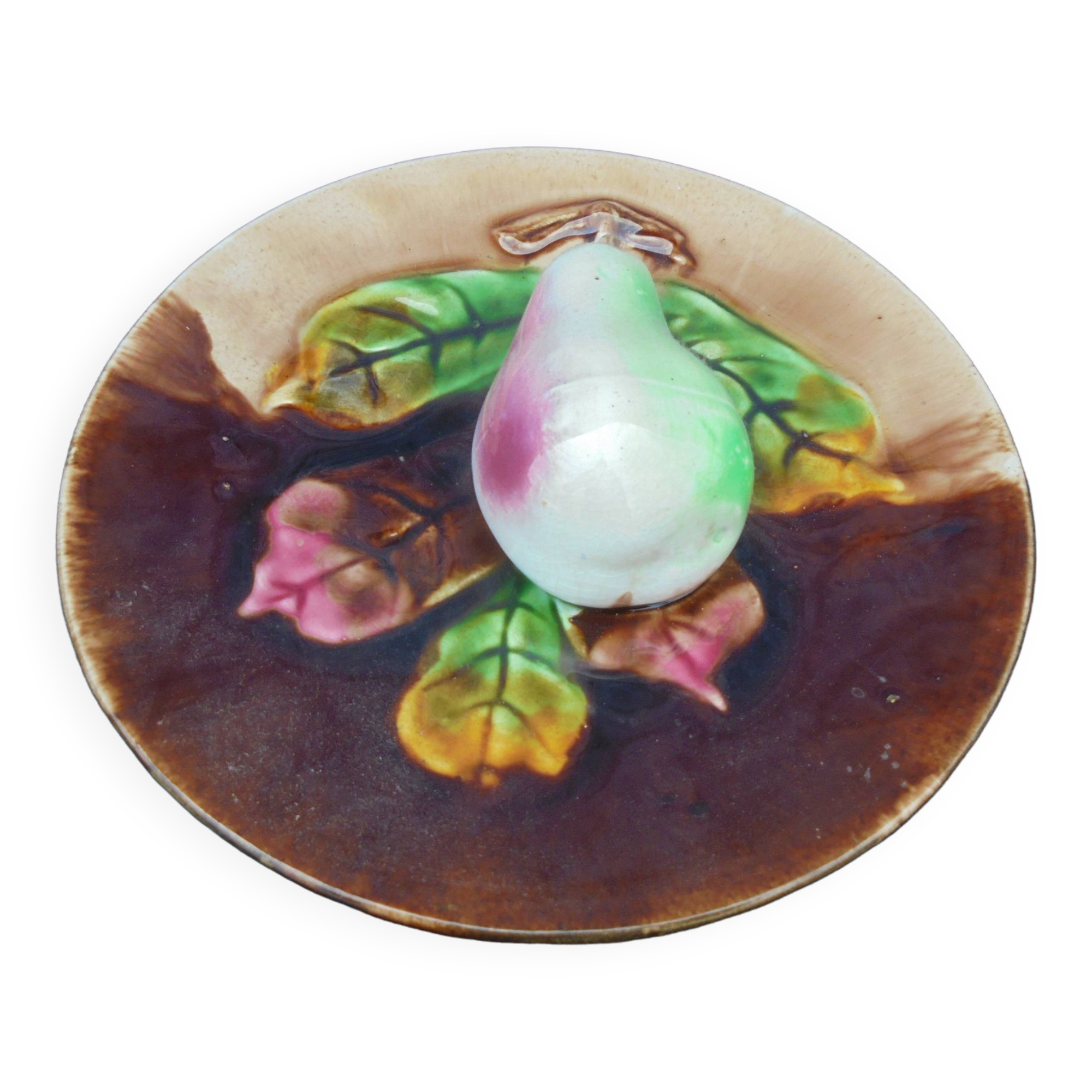 Plate in slip trompe l'oeil pear