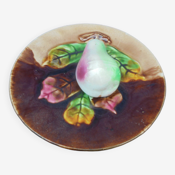 Plate in slip trompe l'oeil pear