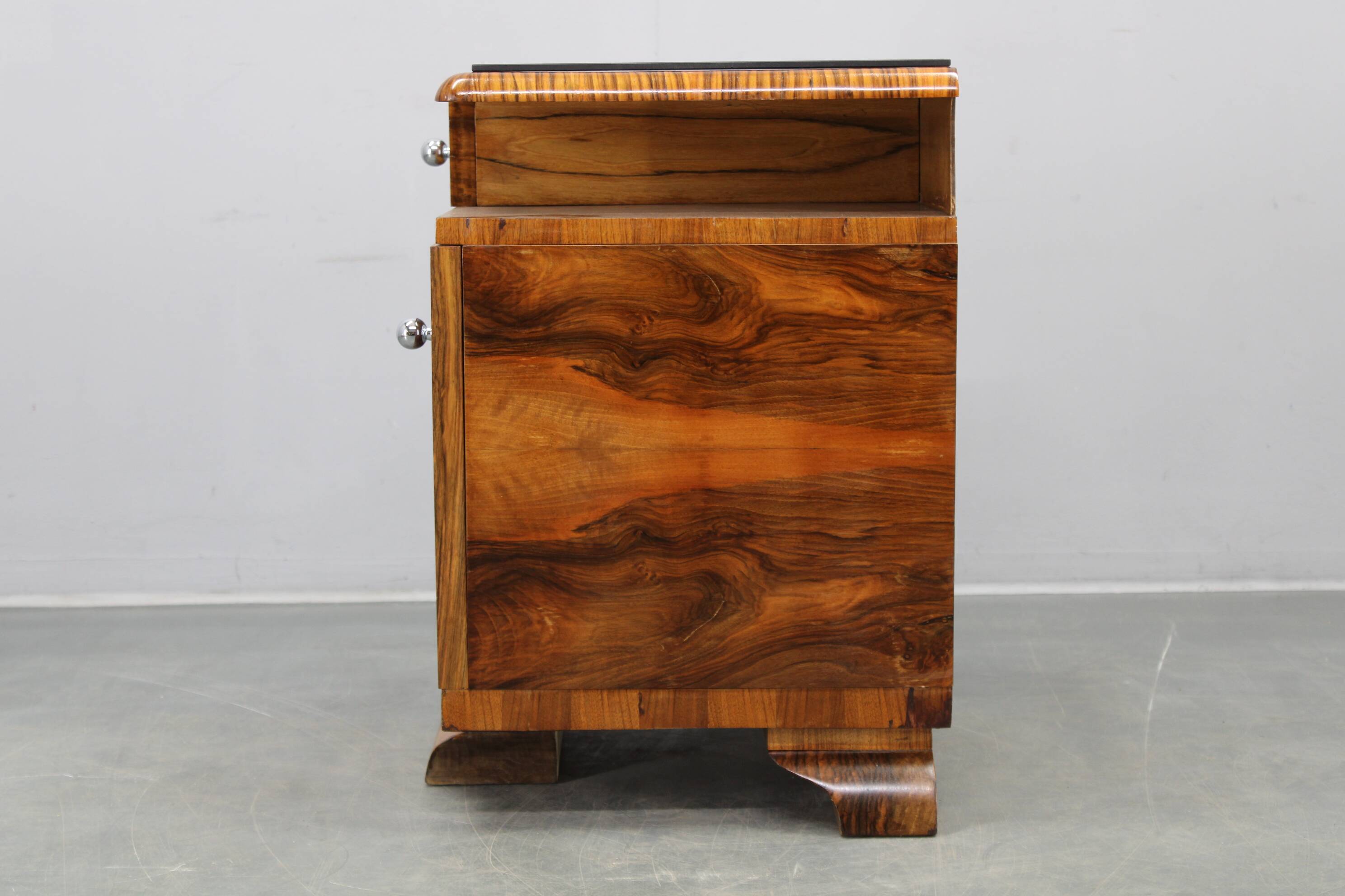 Pair of Art Deco walnut bedside tables from the 1930s.