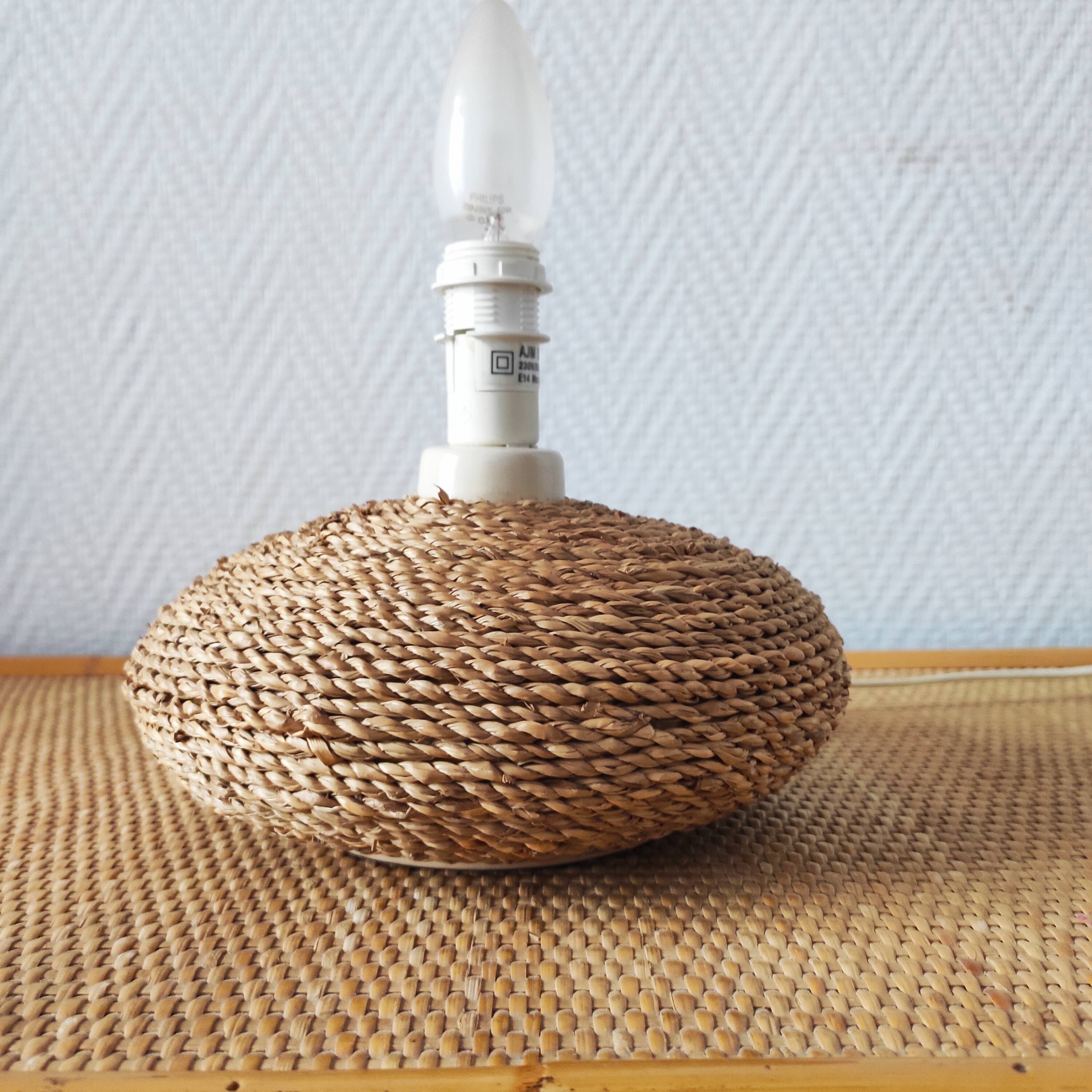 Vintage French lamp from the 70s-80s in ceramic and cord.
