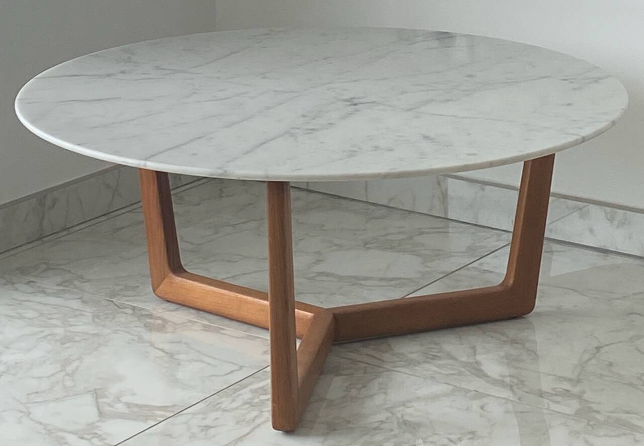 Guéridon / low table in Carrara marble and solid wood