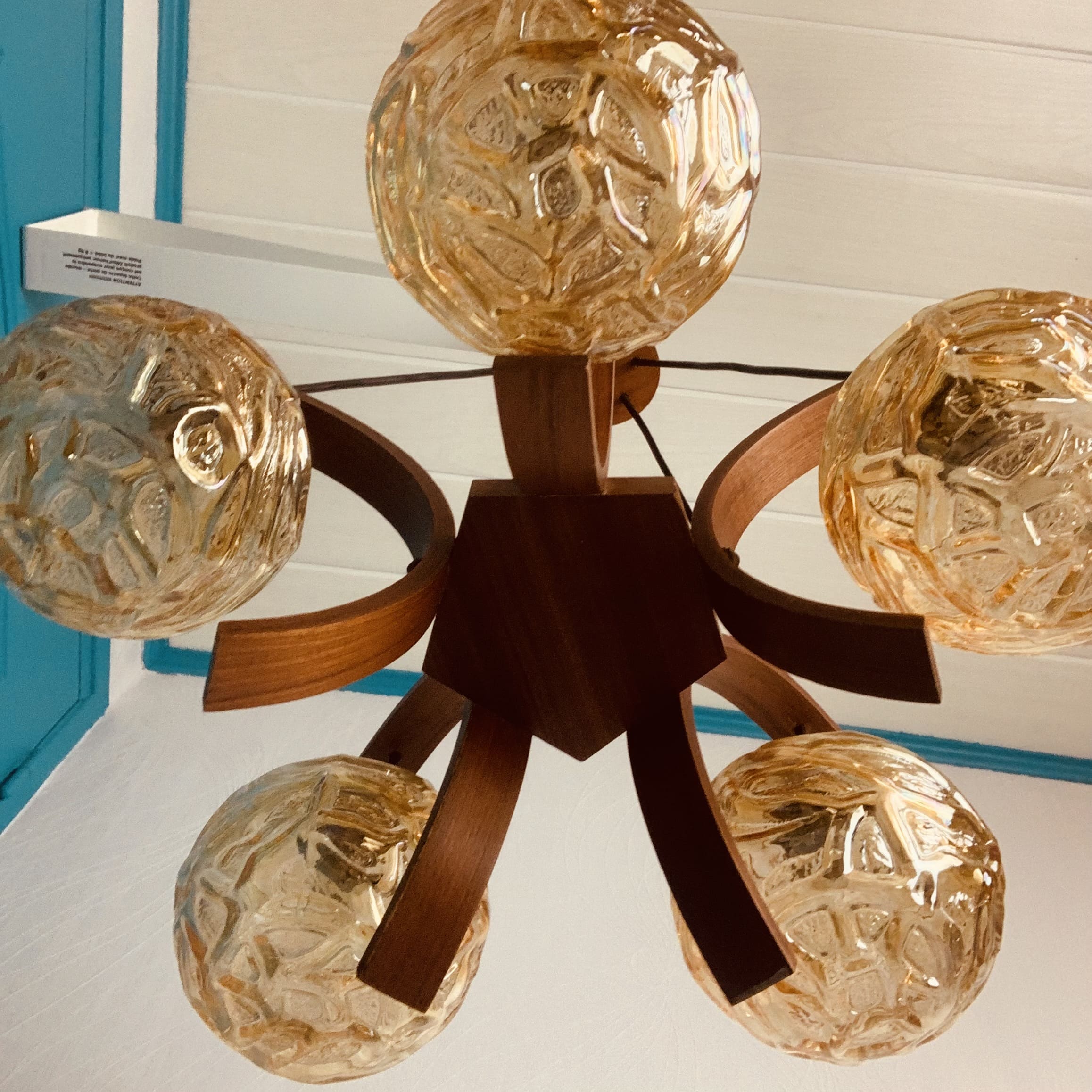 Iridescent glass teak chandelier - 5 burners