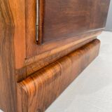 Armoire Art Déco restaurée avec étagères, placage de noyer, Tchécoslovaquie, années 1930