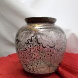 Holy Grail Vase glass decoration of silver animals