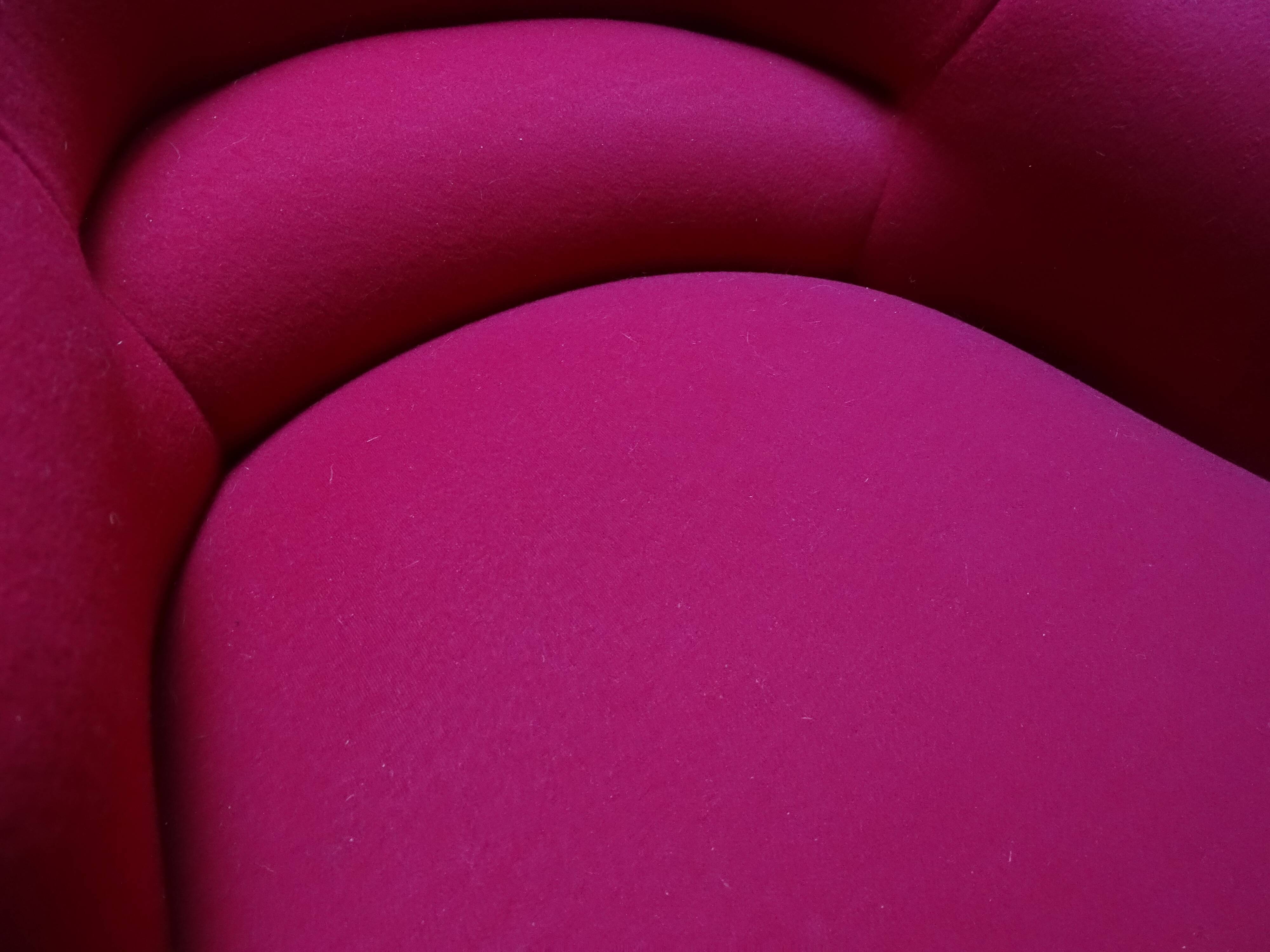 Red toad armchair vintage top