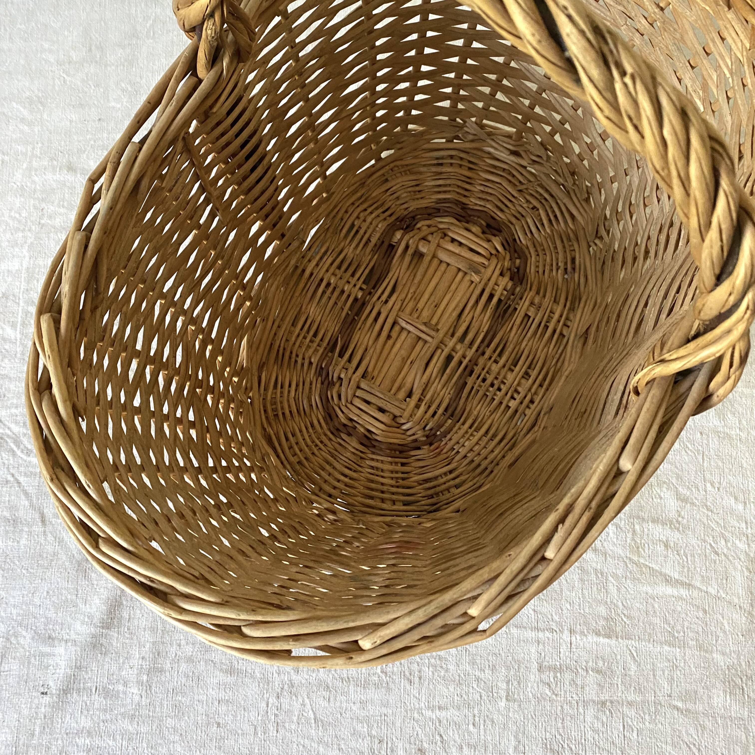 Woven wicker basket