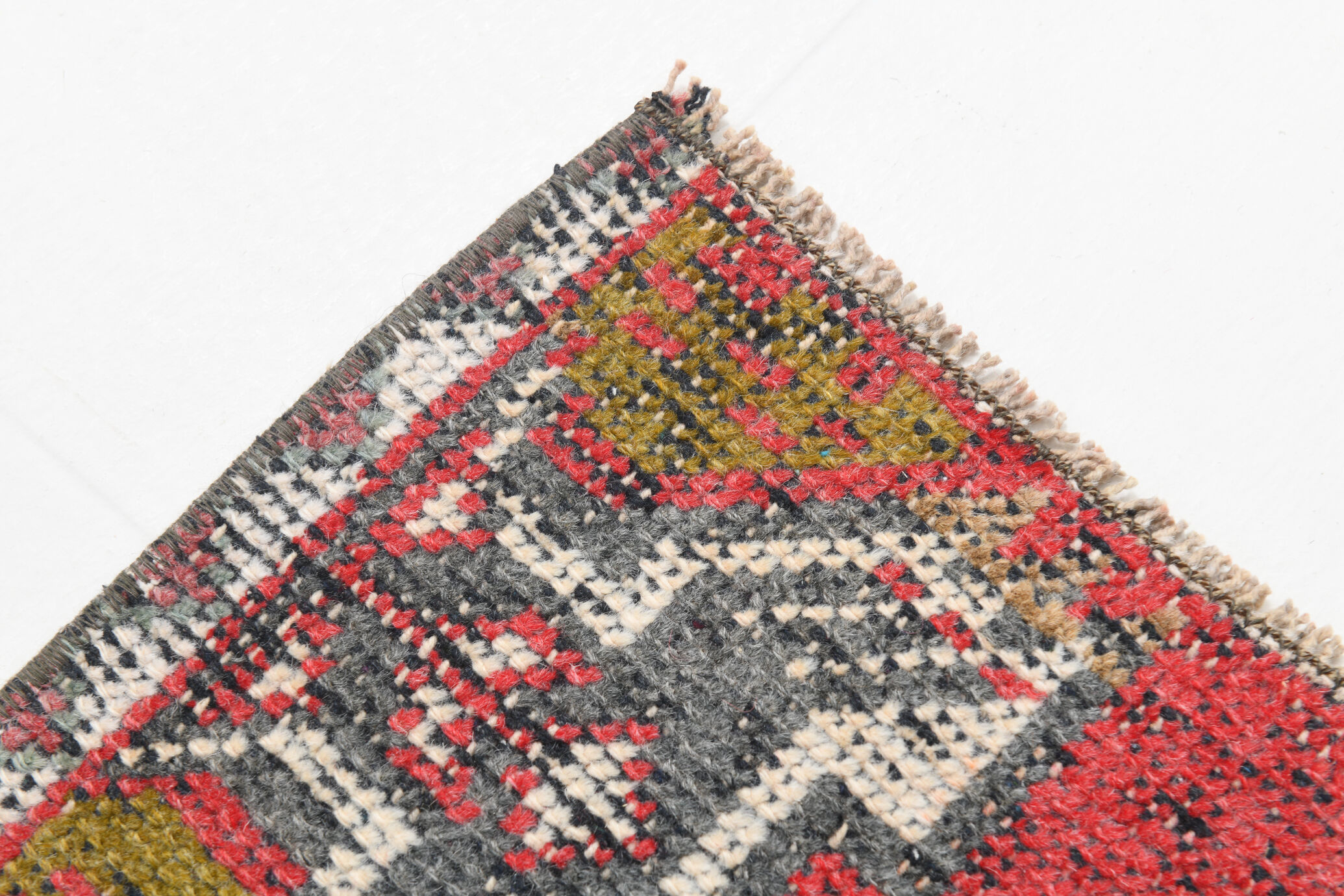 Coral red vintage rug 91x45cm