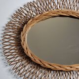 Miroir en rotin vintage de forme ovale