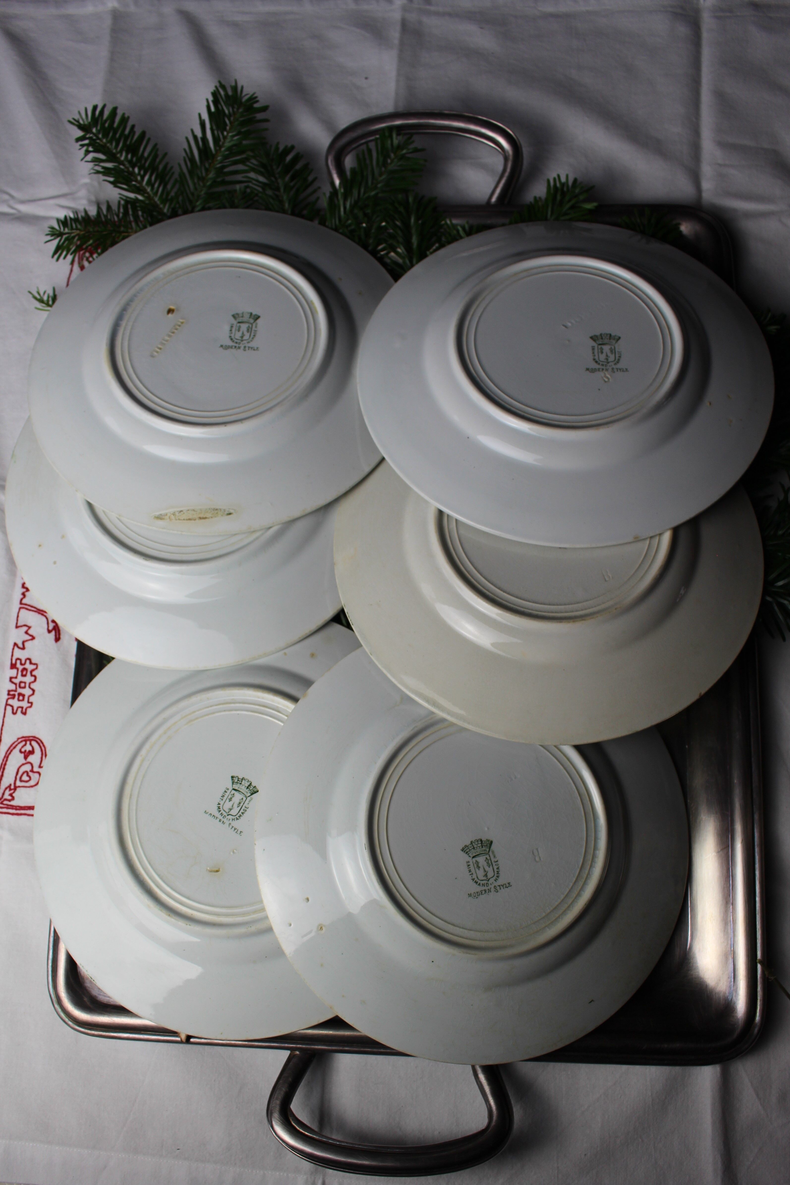 Lot of 6 flat plates "Modern Style"