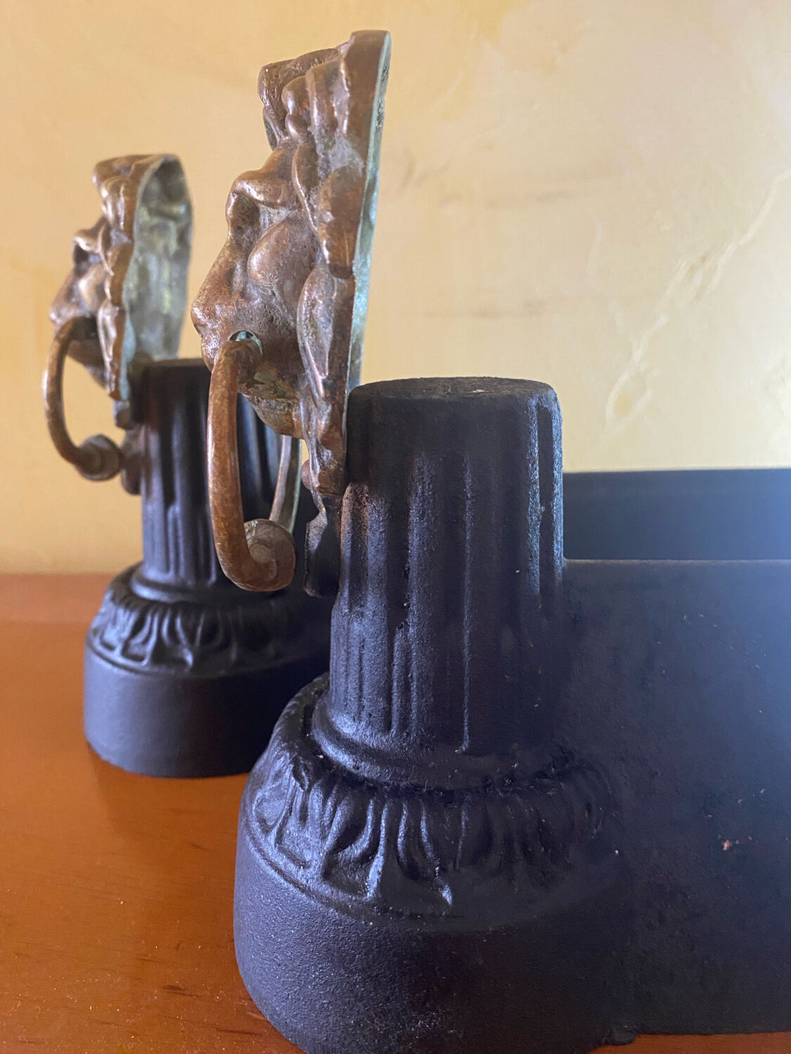 Fireplace - 1900-1910 pair of cast iron andirons