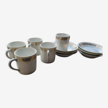 White and golden coffee service