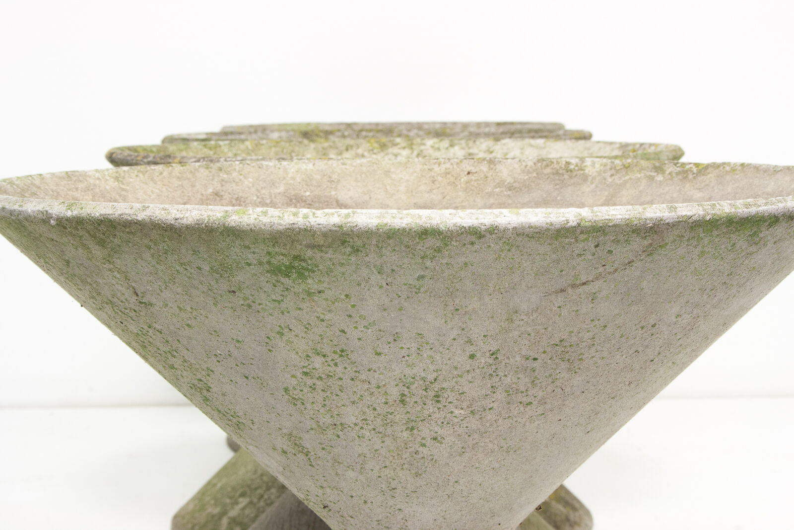 Willy Guhl Industrial Diabolo Planters