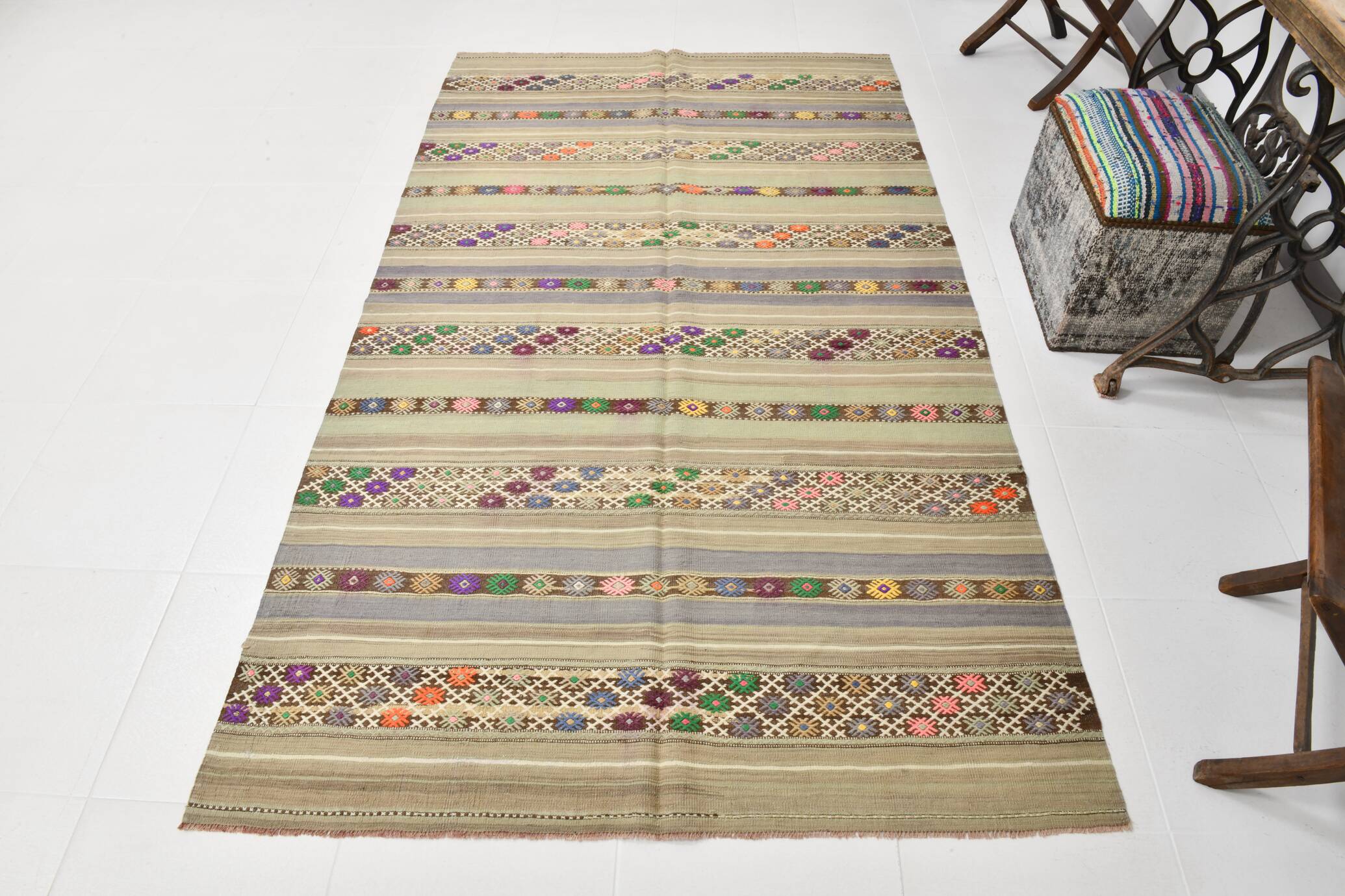 4x8 Soft Pastel Green Vintage Kilim Rug, 139x241Cm SK 33042