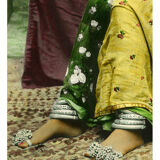 Portrait d’une jeune femme, Rajasthan vers 1920, photographie ancienne colorée