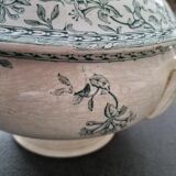Old tureen of the faiencerie of Castres :Chevrefeuille