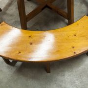 Brutalist ensemble round table 113cm and its 4 rounded stools 1960