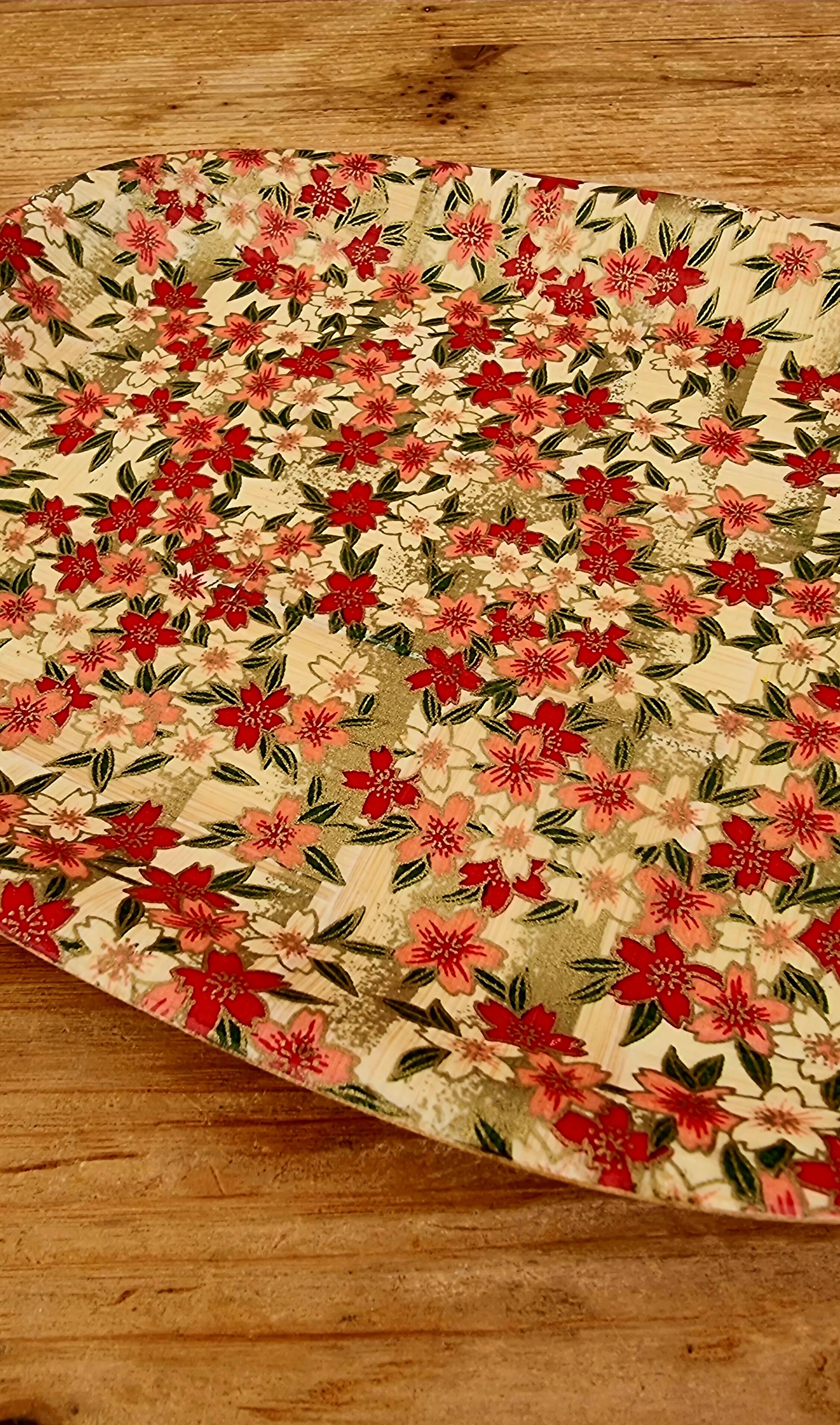 Bamboo dish with vintage floral patterns