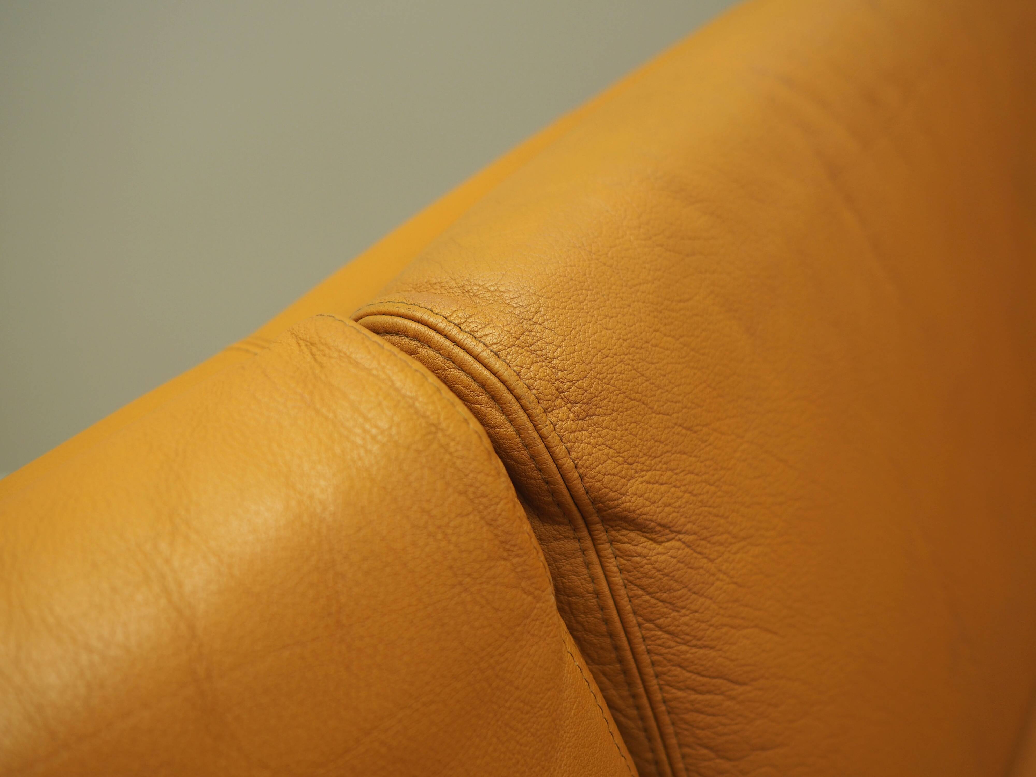 Orange leather sofa, Danish design, 1970s, production: Denmark