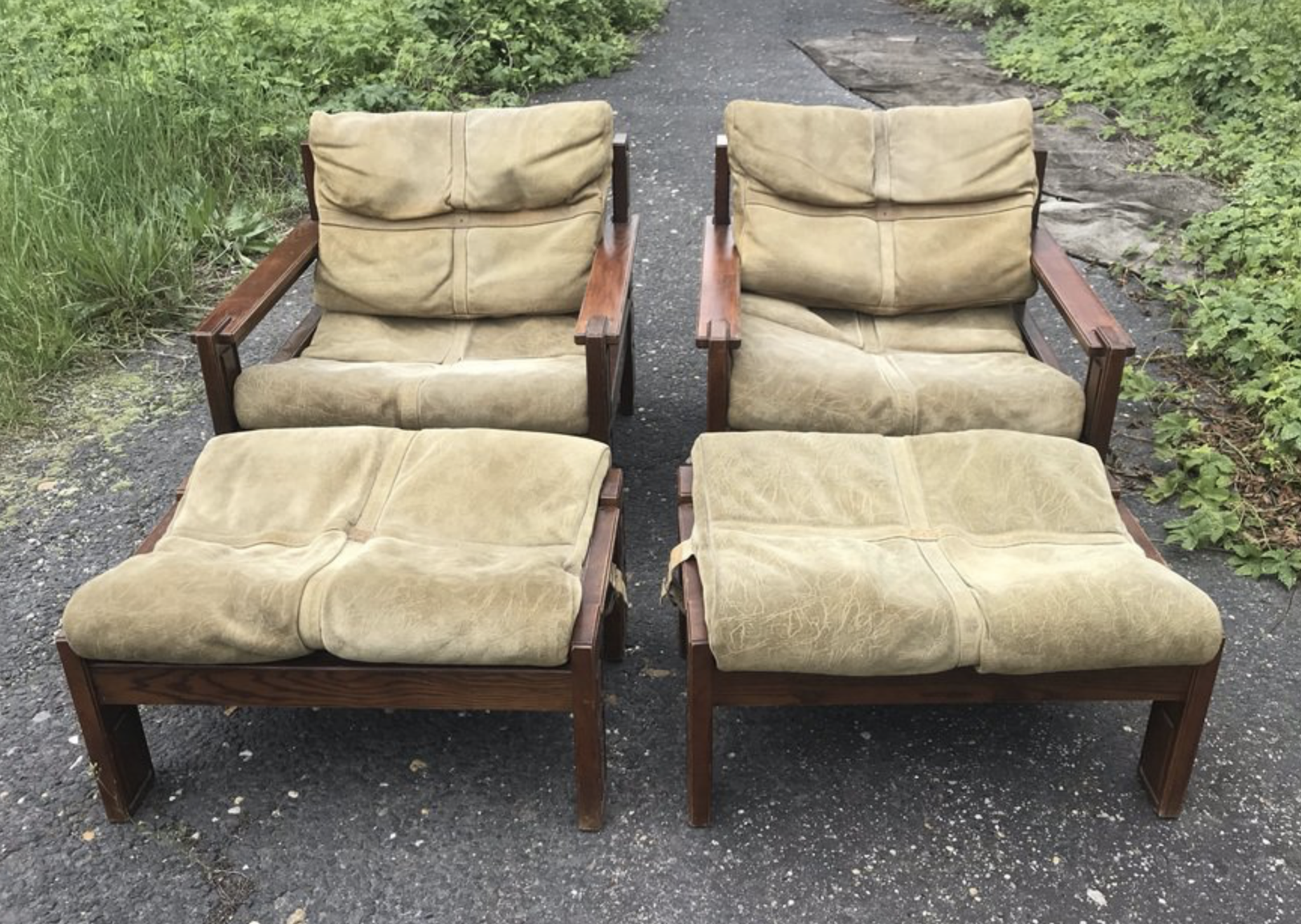 Fauteuils en bois et cuir avec pouf, ensemble de 4