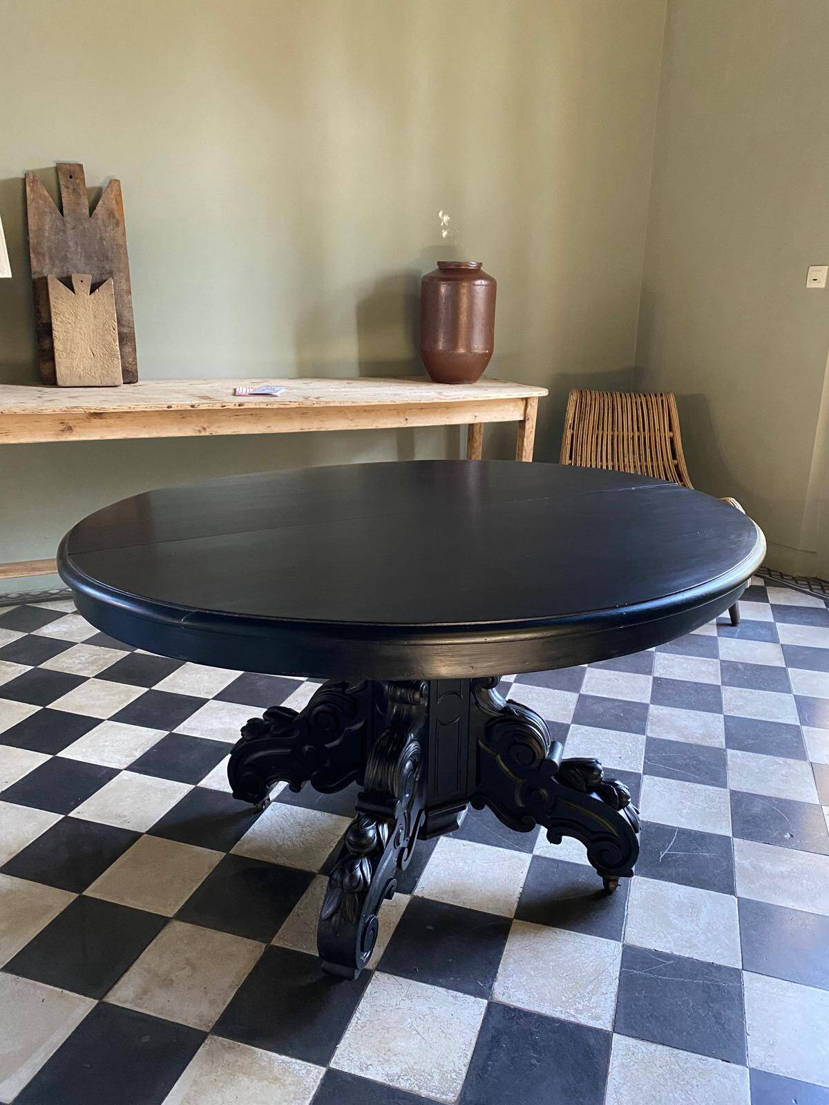 Extensible Napoleon III table