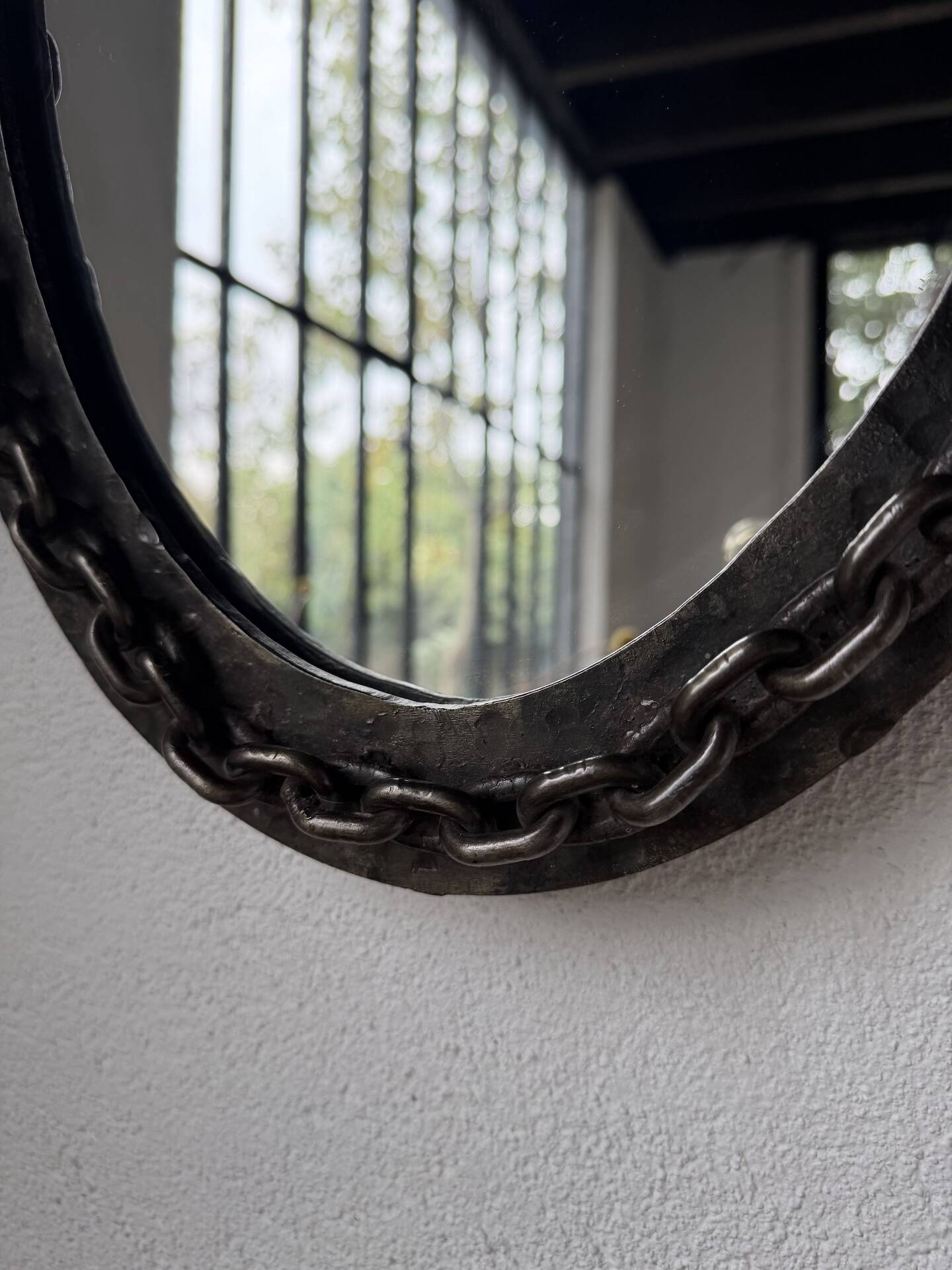 Miroir brutaliste ovale « chaine » 1950