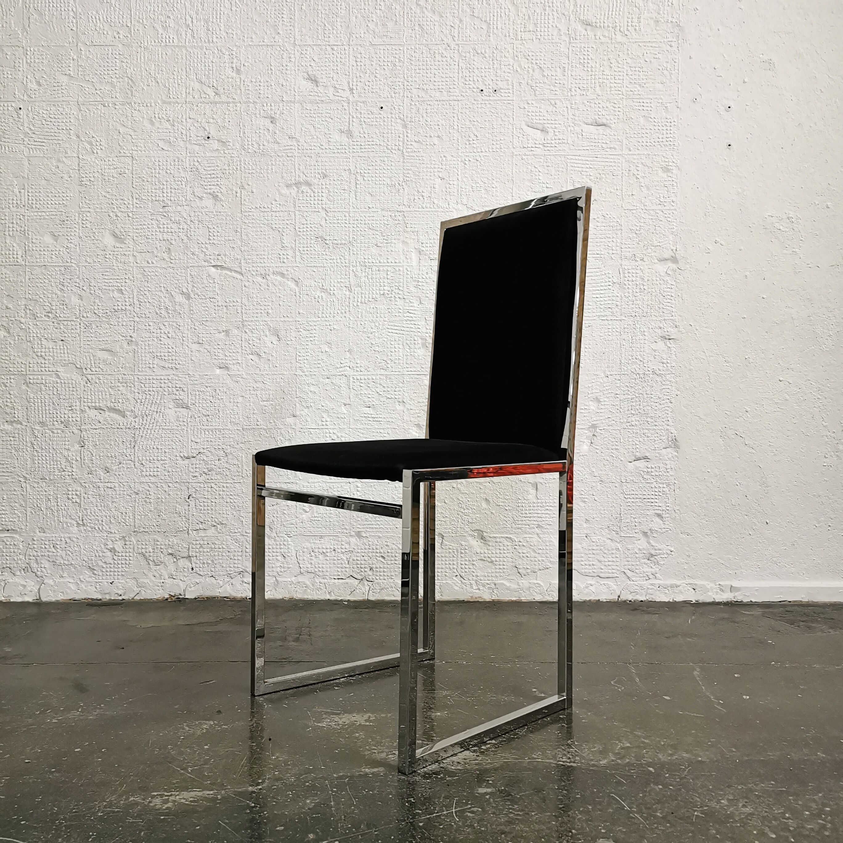 Chaise Italienne en chrome et loupe d'orme 1970