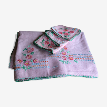 Embroidered tablecloth and 3 towels